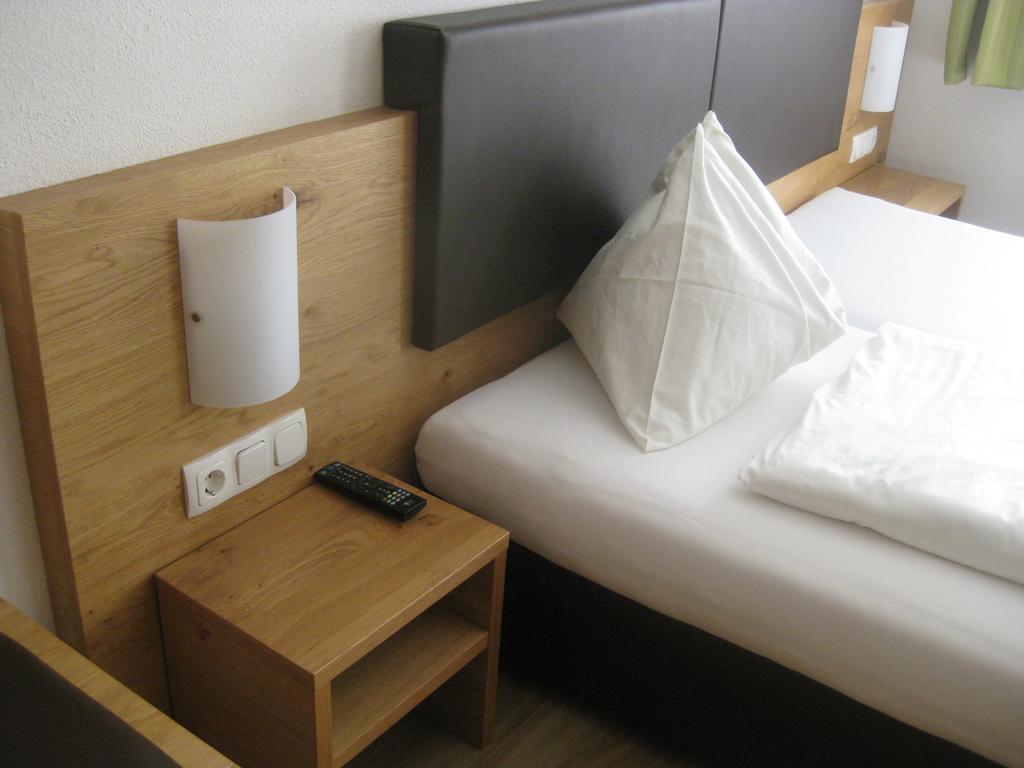 Gasthof Muhr Wirt Z'Bierbaum Hotel Gampern Room photo